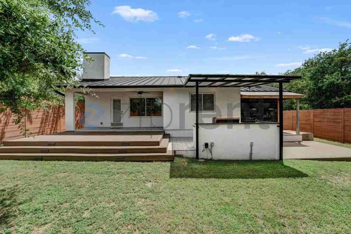 3600 Alexandria Dr - Photo 4 of 30
