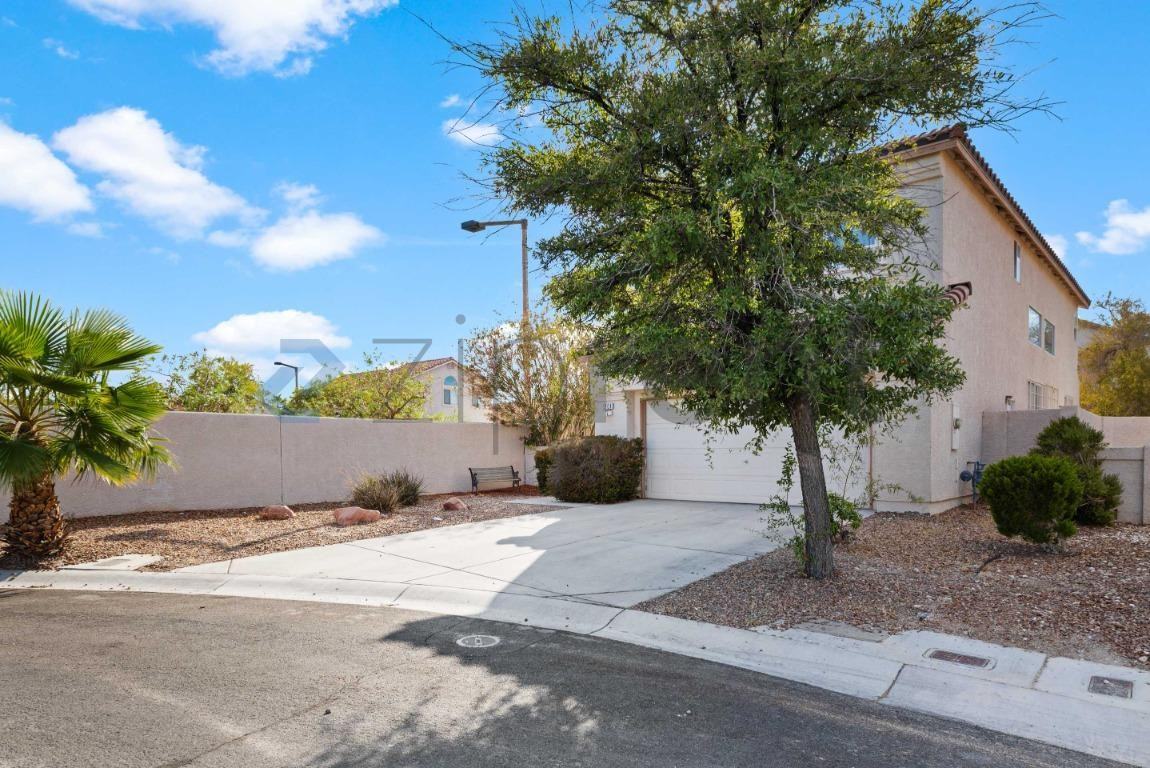 1701 Park Mesa Ln - Photo 2 of 37