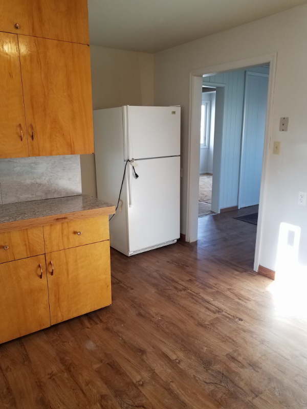 515 2nd Ave E - Photo 3 of 11