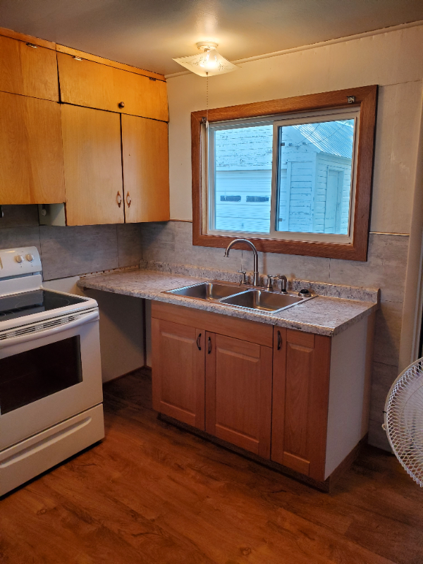 515 2nd Ave E - Photo 4 of 11