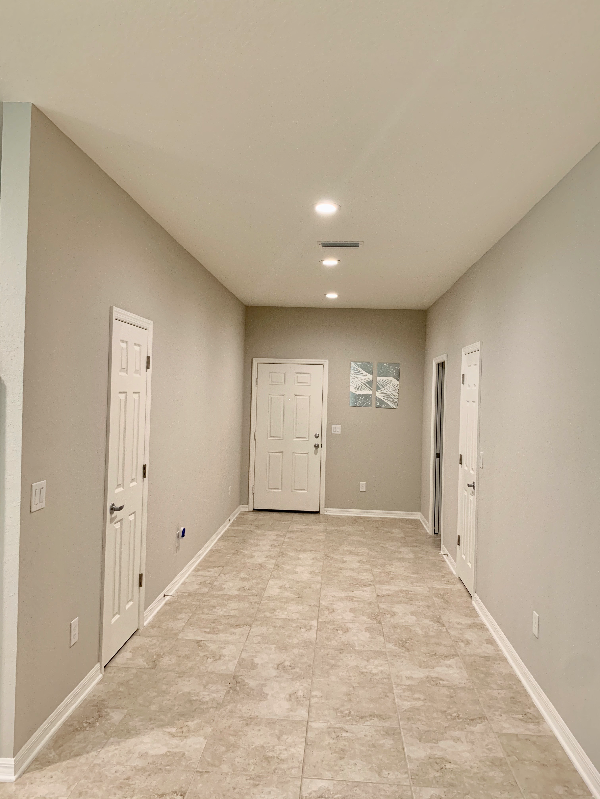 1074 Grantham Dr - Photo 5 of 9