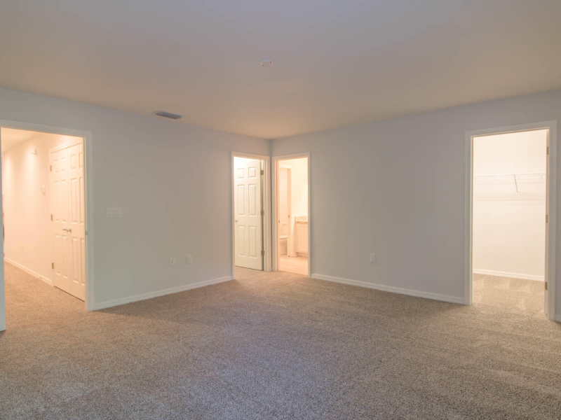 1074 Grantham Dr - Photo 6 of 9