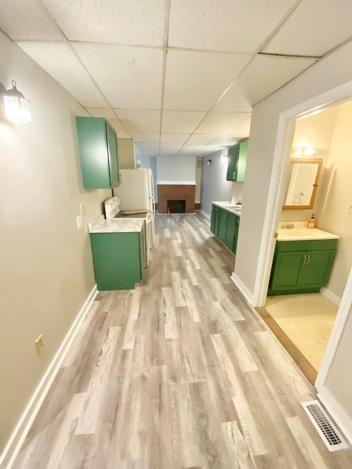 176 Main St #4