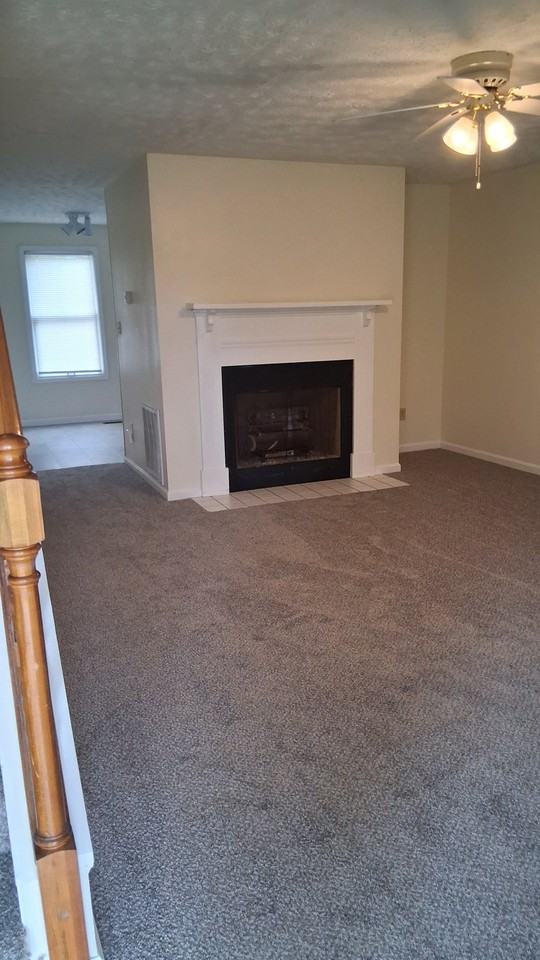 209 Hicks Dr - Photo 2 of 15