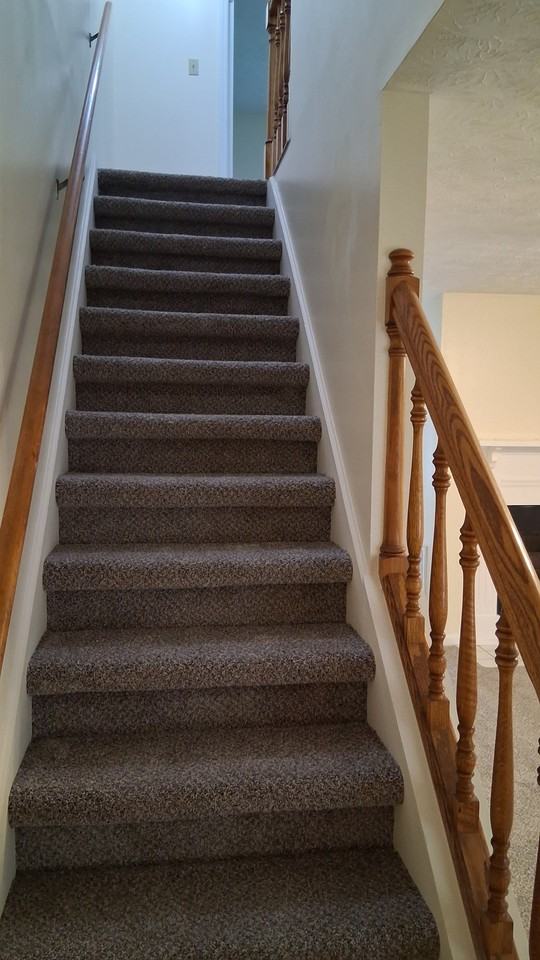 209 Hicks Dr - Photo 3 of 15