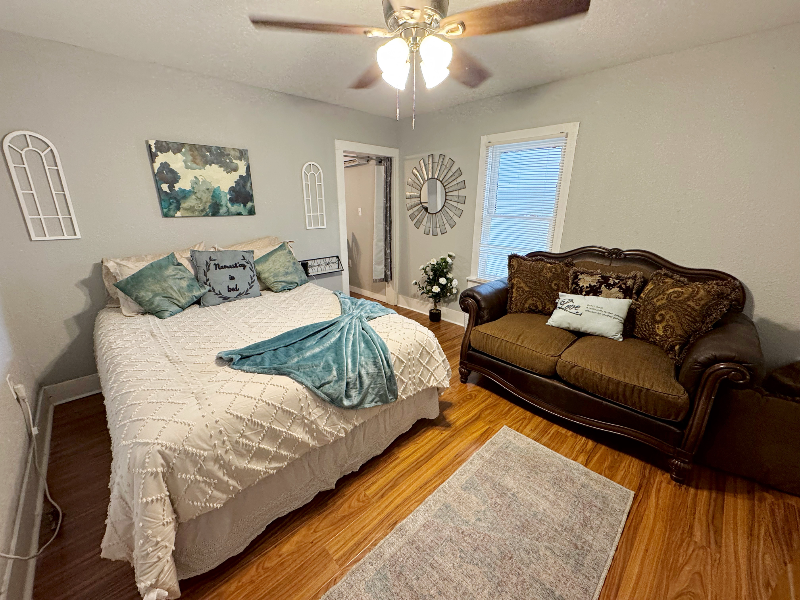2015 Beaver Ln - Photo 3 of 14
