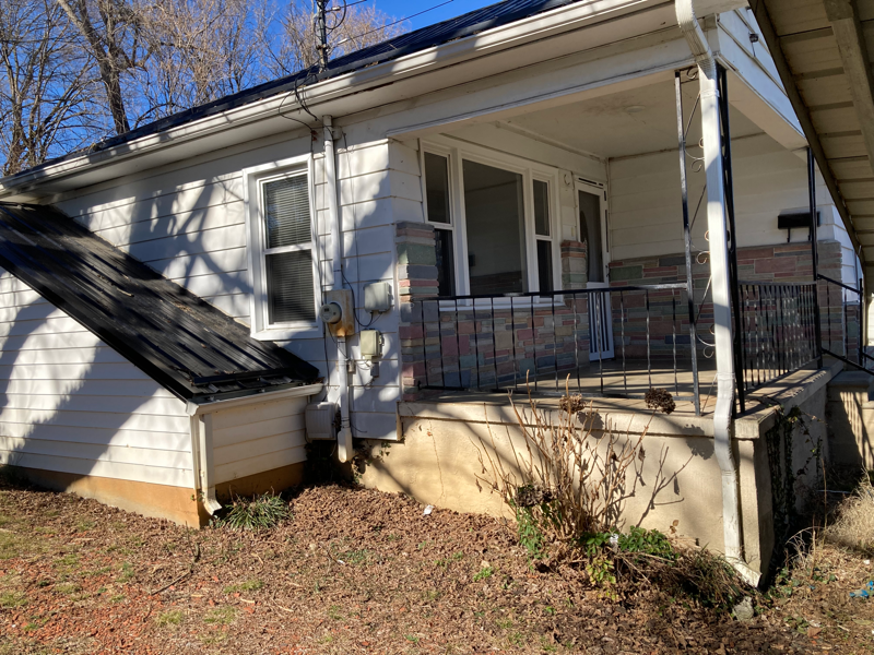 604 Stanley Ave - Photo 2 of 10