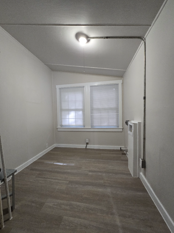 259 Wells St - Photo 4 of 25