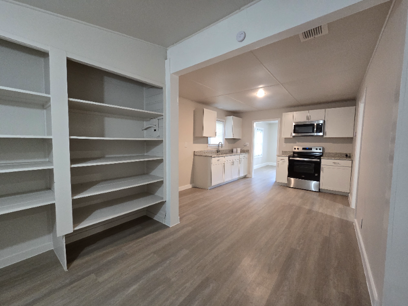 259 Wells St - Photo 7 of 25