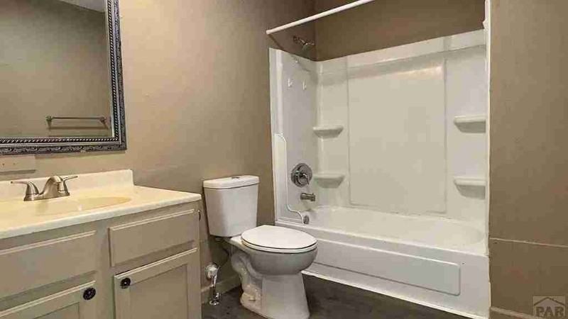 1630 Spruce St #2 - Photo 3 of 9