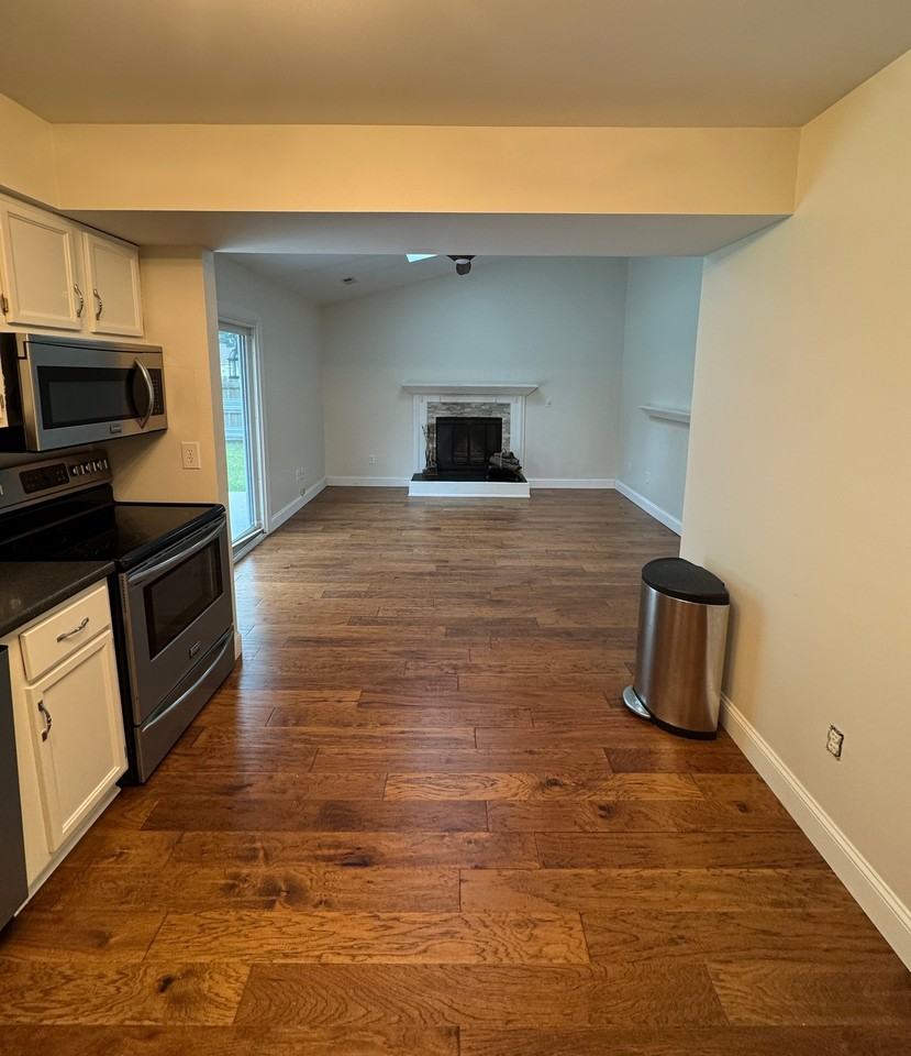160 Coventry Ln - Photo 5 of 19