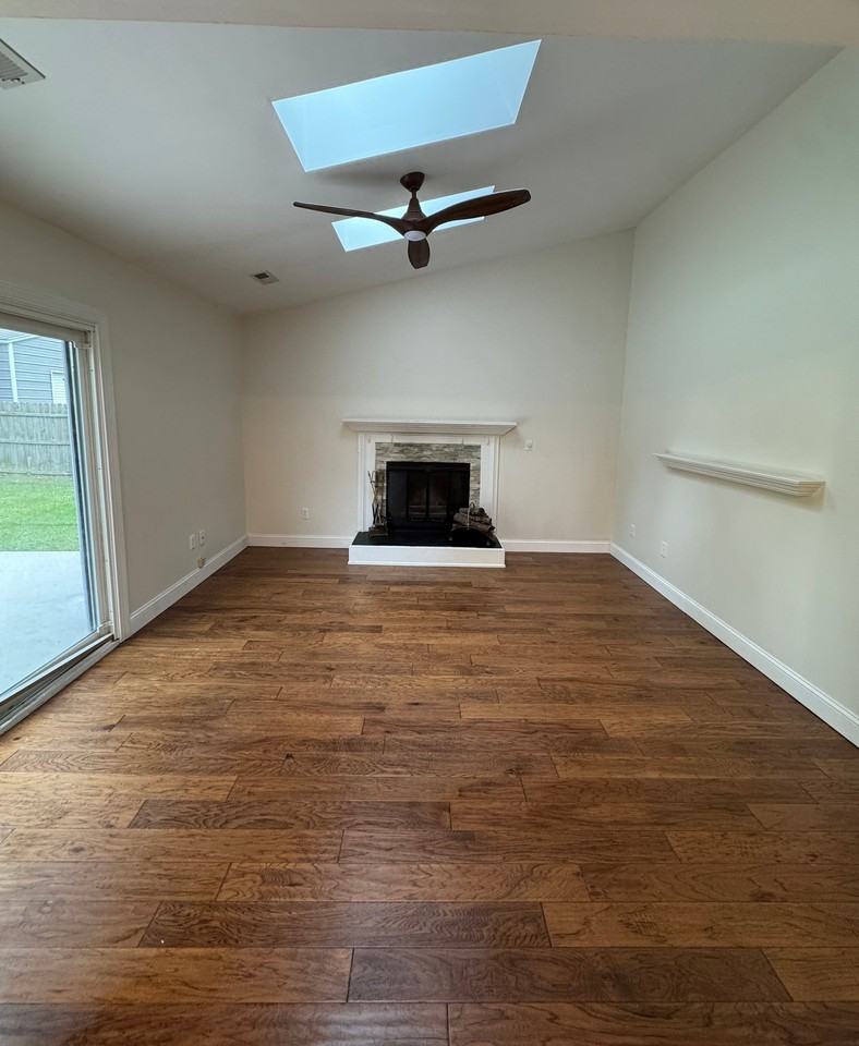 160 Coventry Ln - Photo 6 of 19