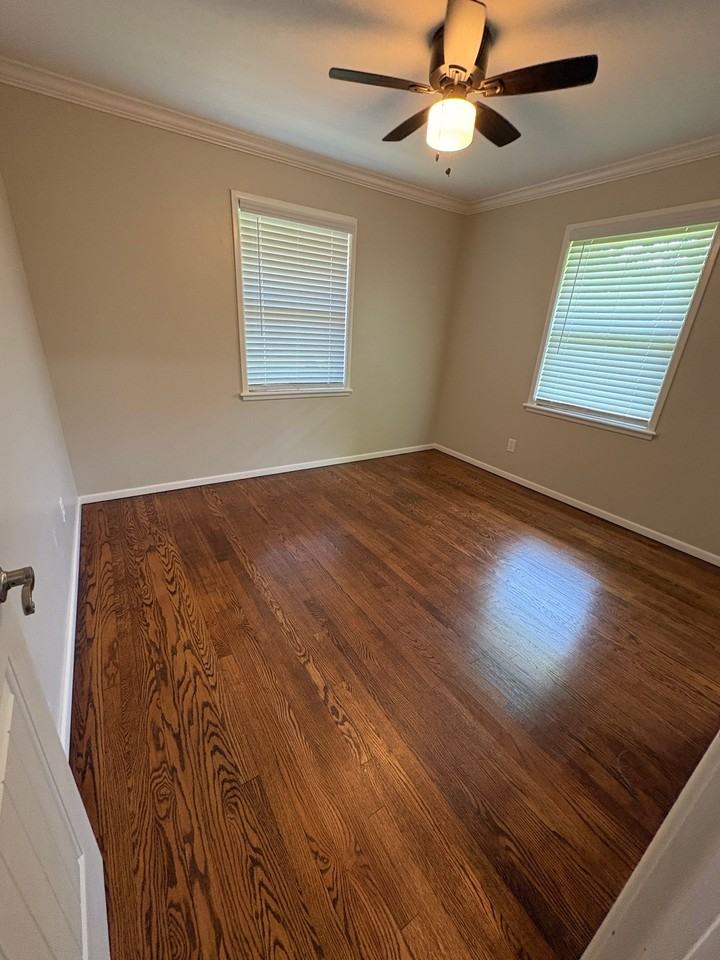 220 Tullahoma Dr - Photo 5 of 14