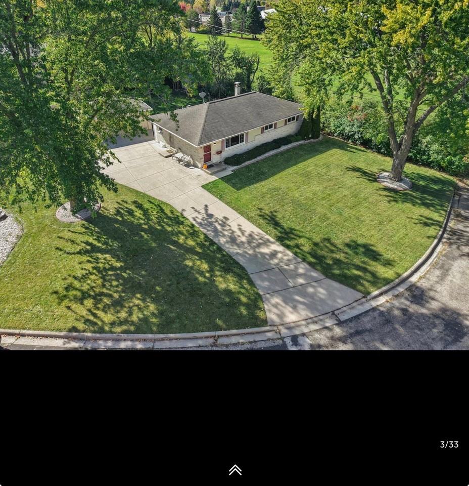 N87W18225 Queensway - Photo 2 of 9