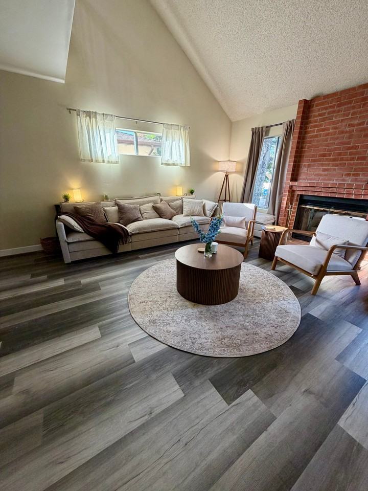 4109 Beethoven St - Photo 3 of 13