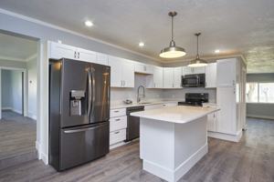 featured image of 325 W Apple St