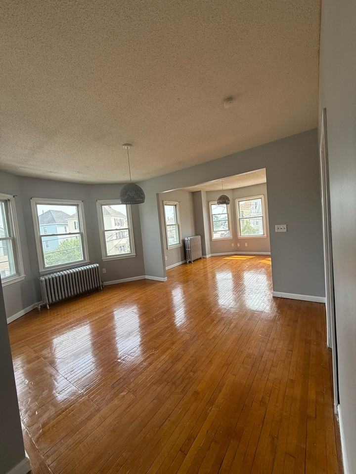 145 Fair St #2 - Photo 3 of 8