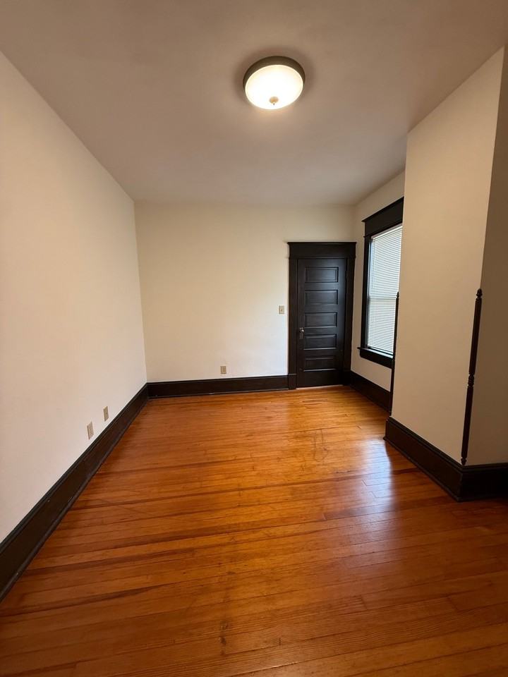 2147/2149 Berkley Ave Sw #2149 - Photo 4 of 15