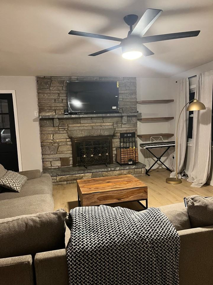 1222 Hyatt Creek Rd - Photo 4 of 19