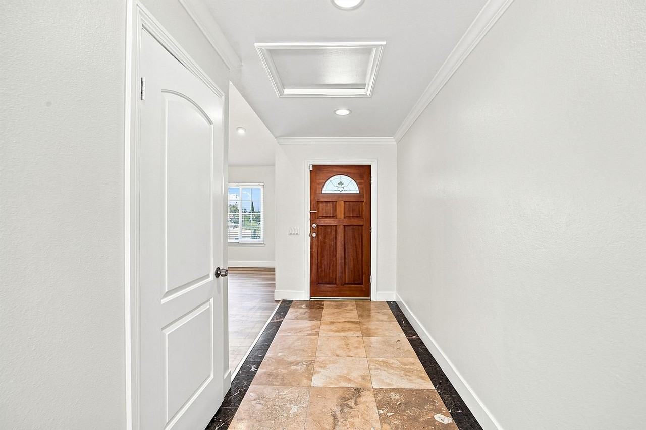 17006 Countrypark Ln - Photo 4 of 19