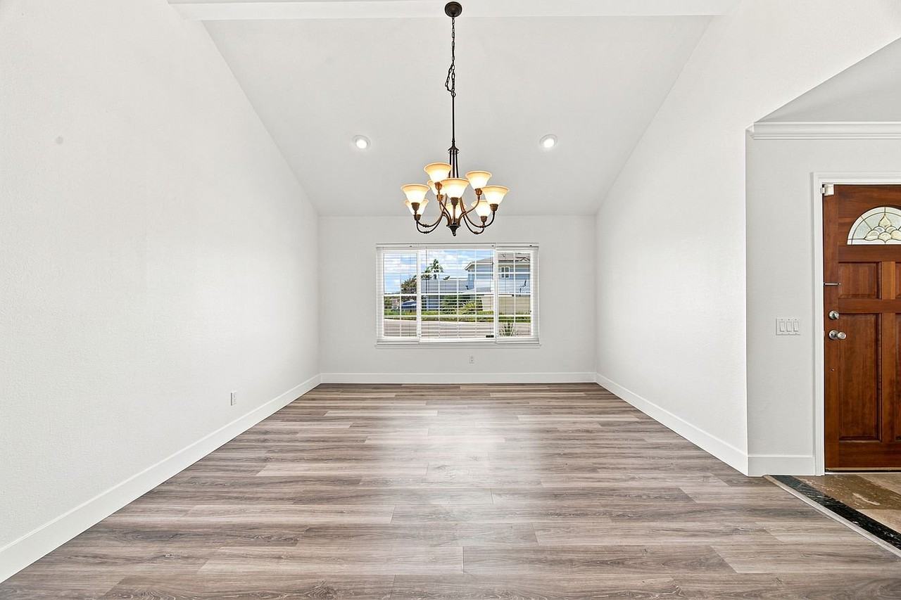 17006 Countrypark Ln - Photo 5 of 19
