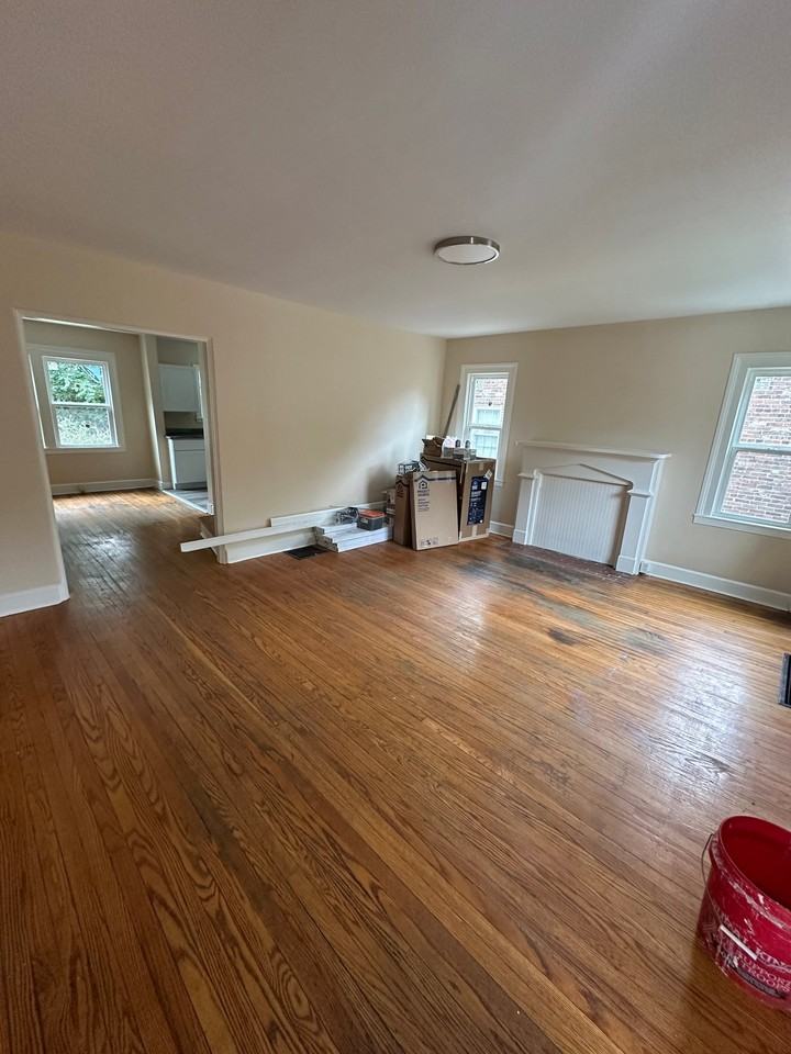 1211 Liggett St - Photo 2 of 17