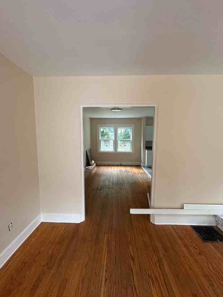 1211 Liggett St - Photo 4 of 17