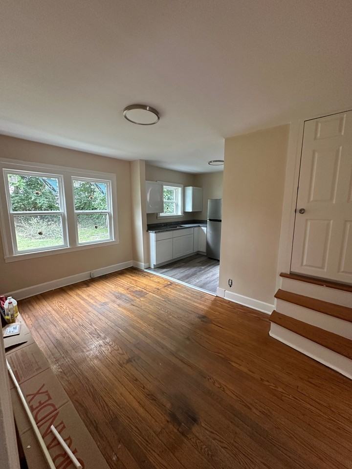 1211 Liggett St - Photo 5 of 17