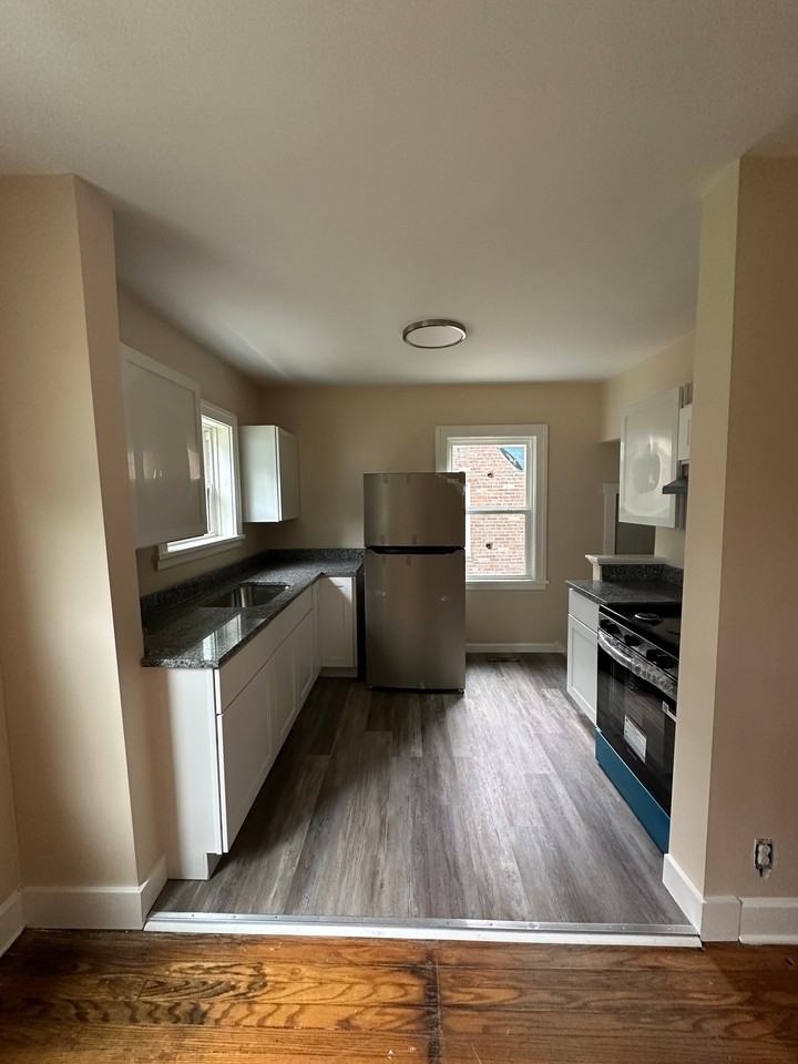 1211 Liggett St - Photo 6 of 17