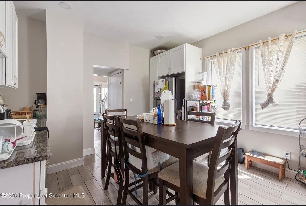 1175 W Elm St - Photo 5 of 15