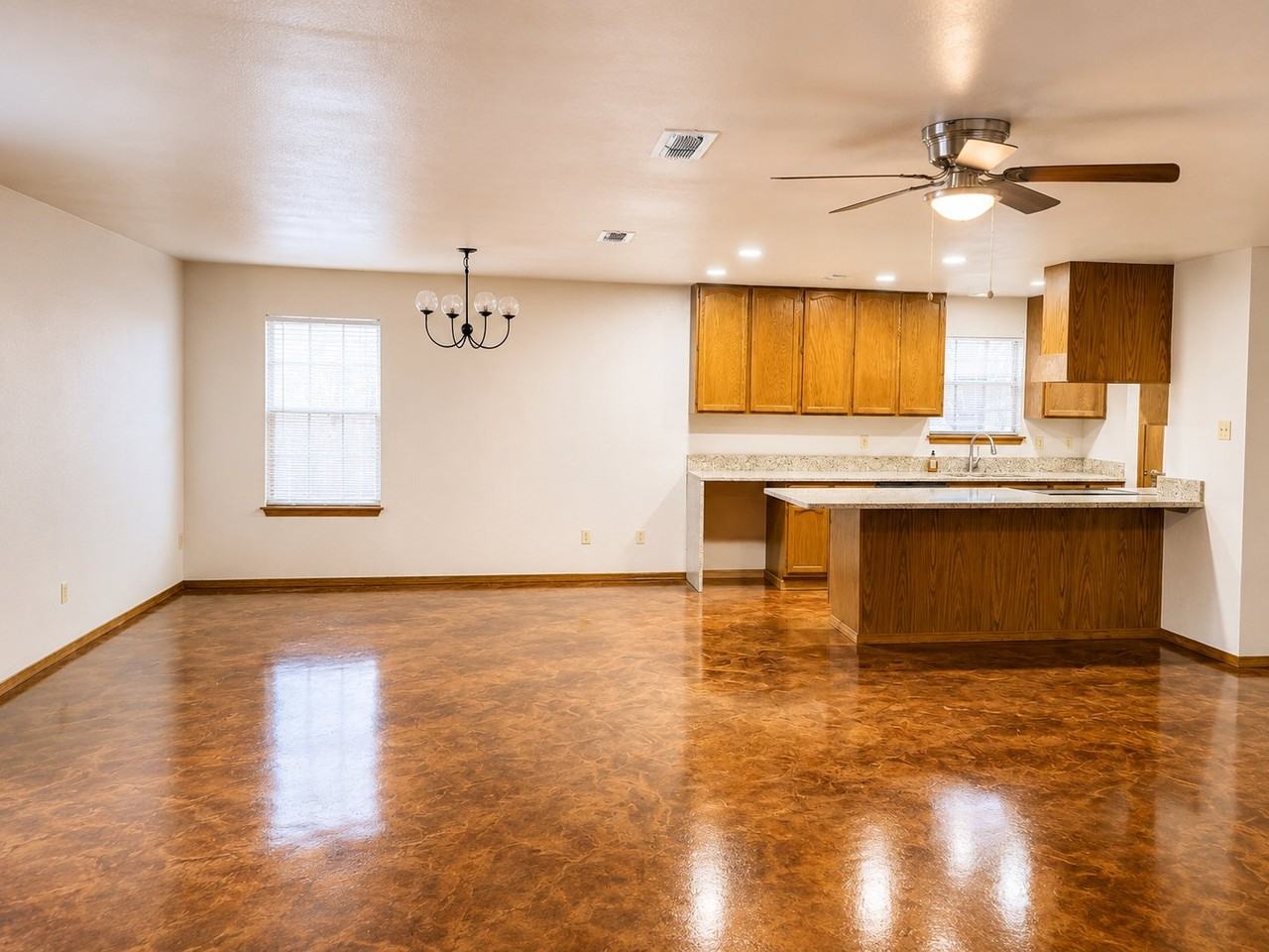 2525 N Spruce Ave - Photo 5 of 16