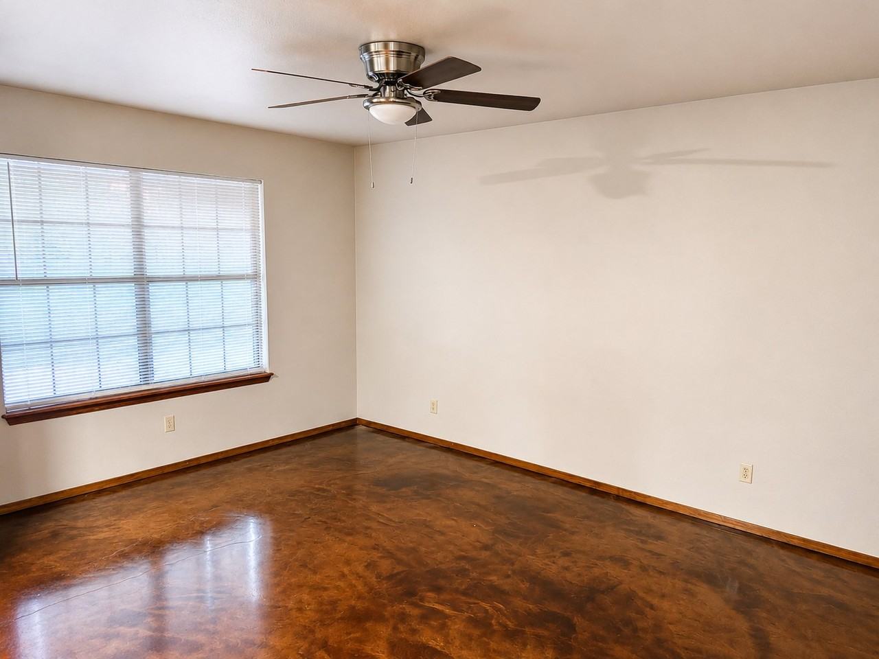 2525 N Spruce Ave - Photo 6 of 16