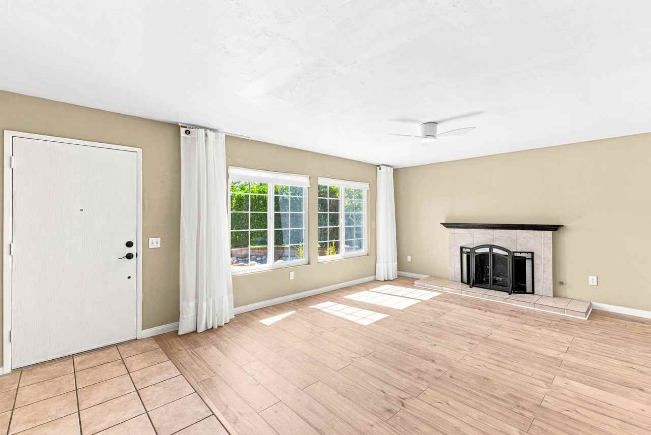11770 Treeview Pl - Photo 5 of 12
