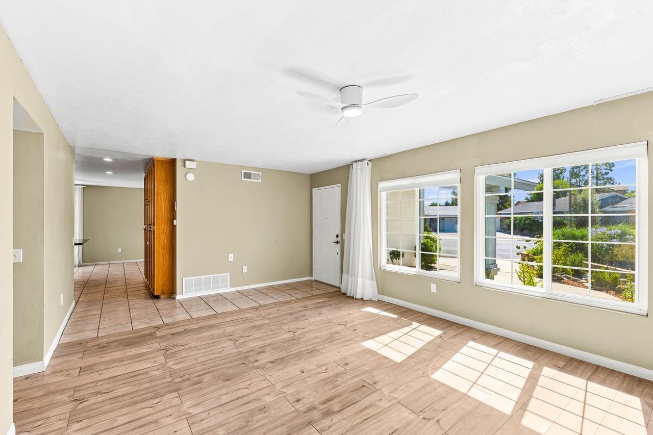 11770 Treeview Pl - Photo 6 of 12