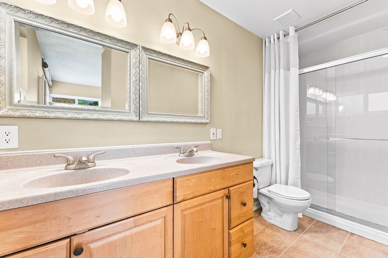 11770 Treeview Pl - Photo 7 of 12