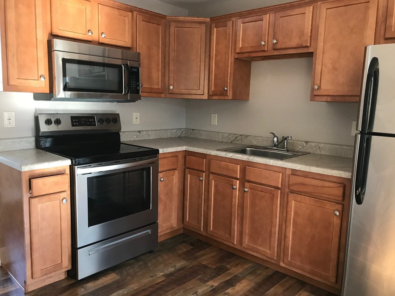 203 N 2nd Ave #1R - Photo 3 of 14