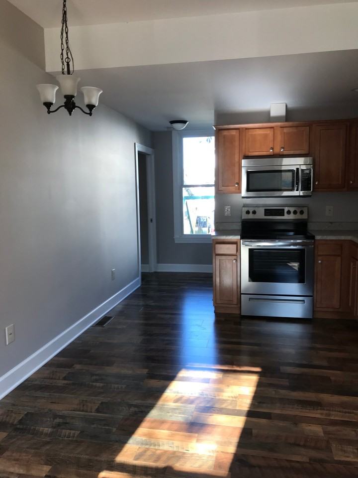 203 N 2nd Ave #1R - Photo 6 of 14