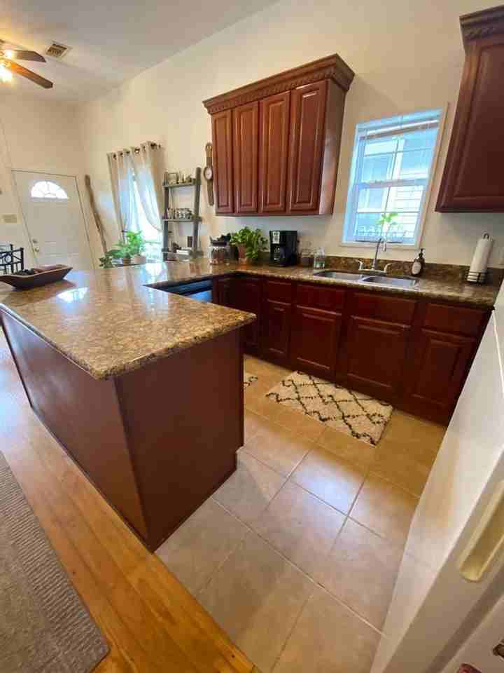 7427 Spruce St - Photo 2 of 6