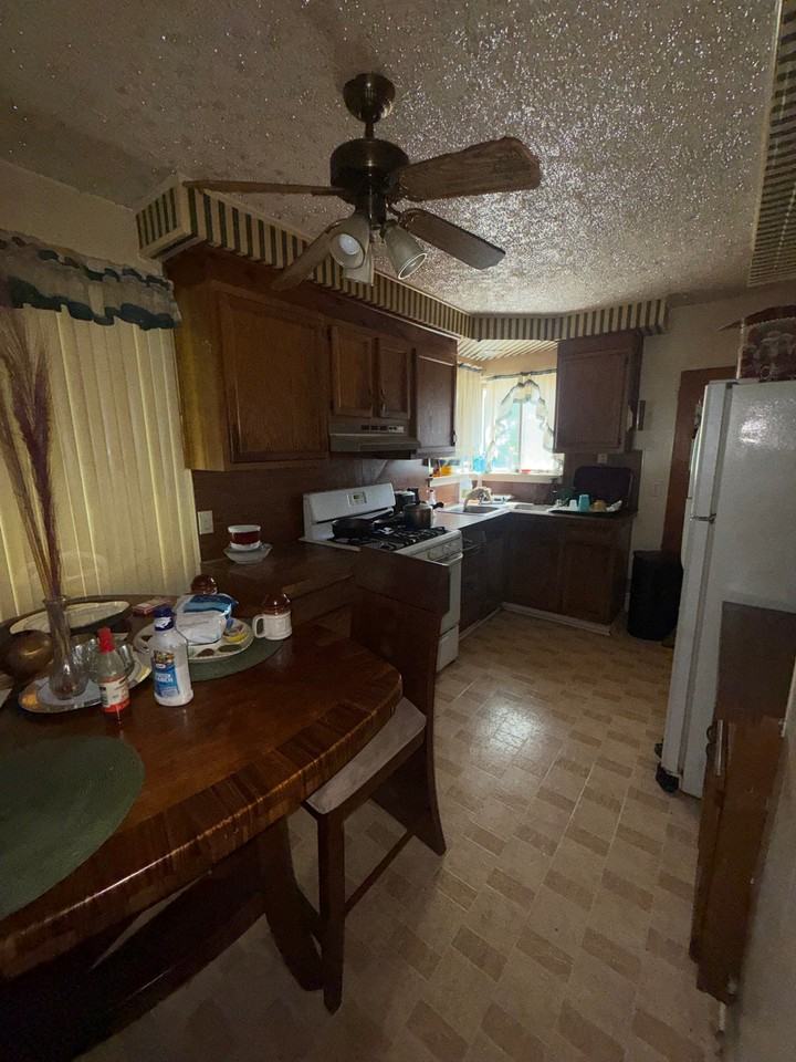 501 E Marengo Ave - Photo 7 of 20