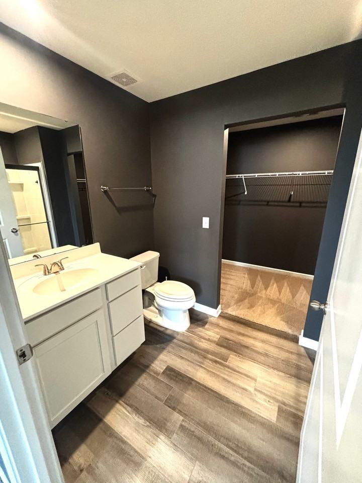 2000 Abberly Cir - Photo 3 of 9