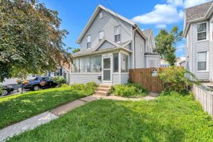 featured image of 1104 W 4th St