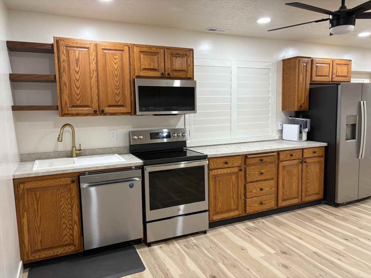 114 N Bonneville Ln - Photo 2 of 7