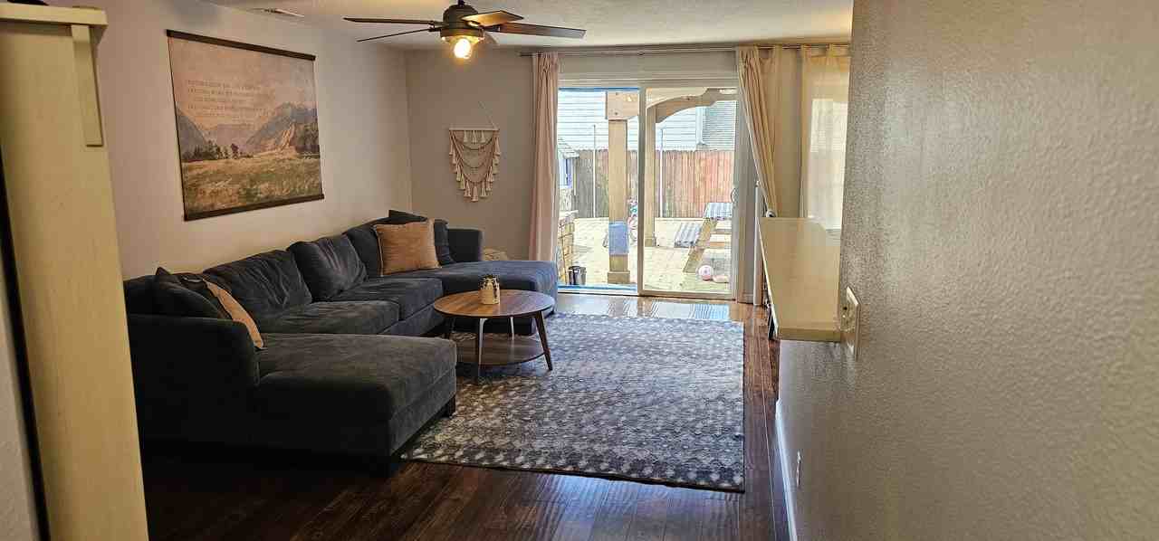 200 W 10th St - Photo 4 of 12