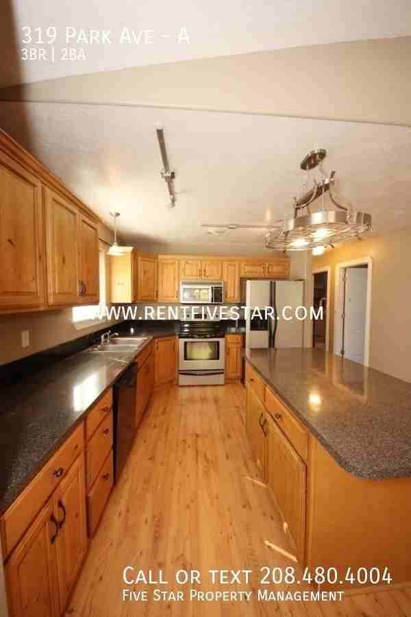 319 Park Ave #A - Photo 3 of 19