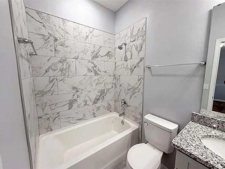 1013 West 11th Street - Photo 6 of 6