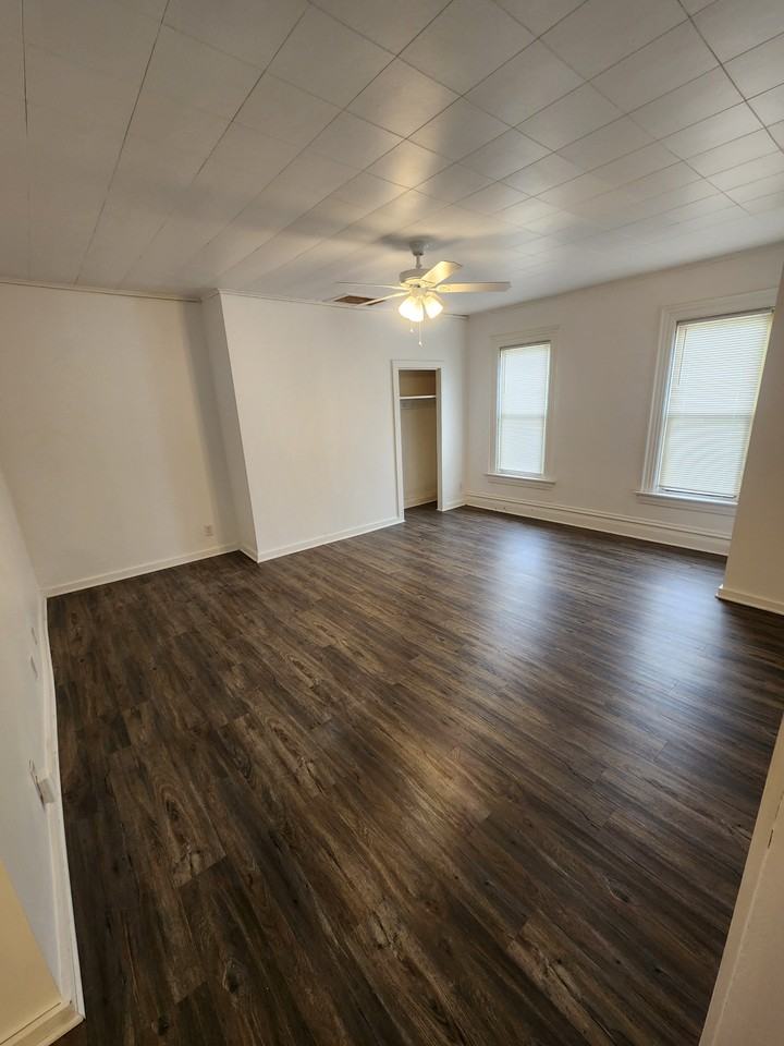 243 W Brady St #243 - Photo 3 of 13