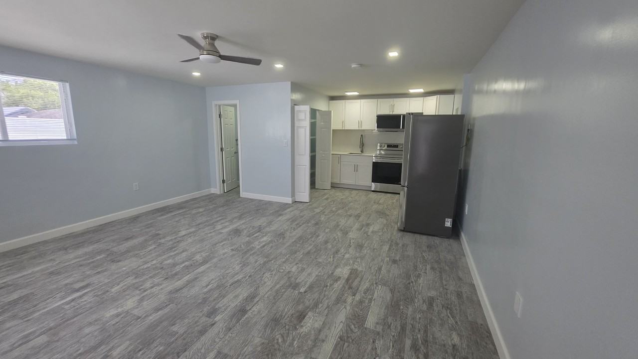 3740 Sw 40th St #NA - Photo 3 of 9