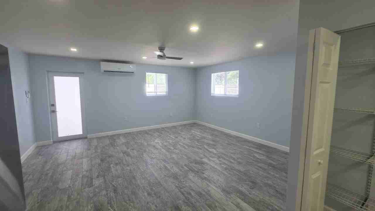 3740 Sw 40th St #NA - Photo 4 of 9