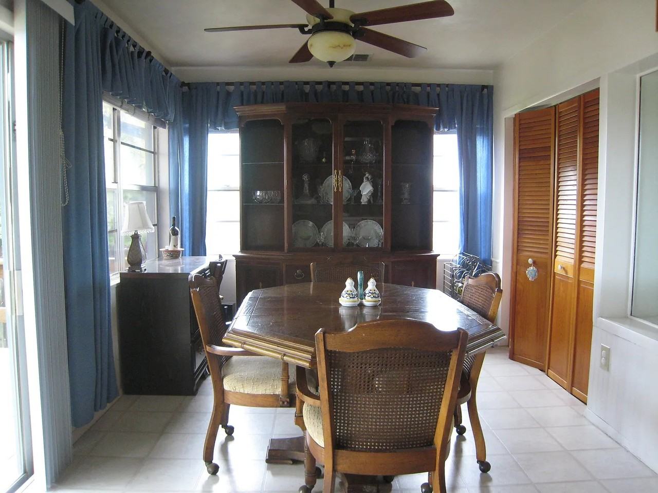 2610 Lake Wade Ct #NA - Photo 5 of 6