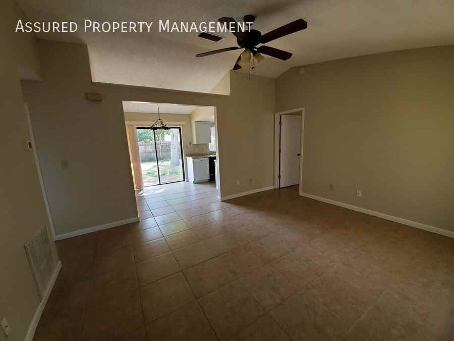 2727 Dobbin Dr - Photo 2 of 12